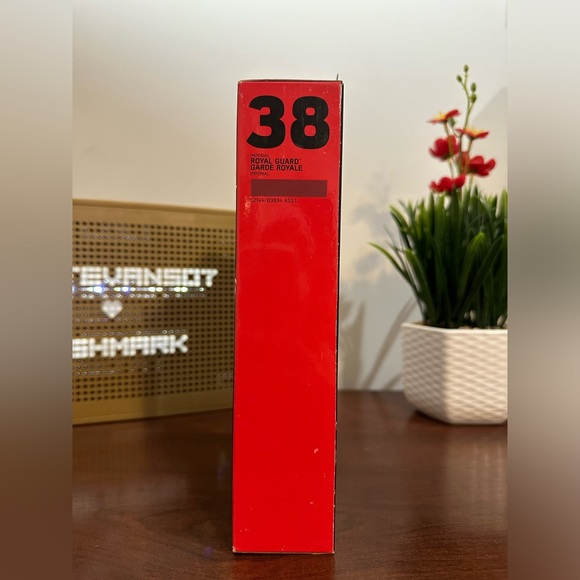 Star Wars The Black Series Imperial Royal Guard Figure - Picture 5 of 7